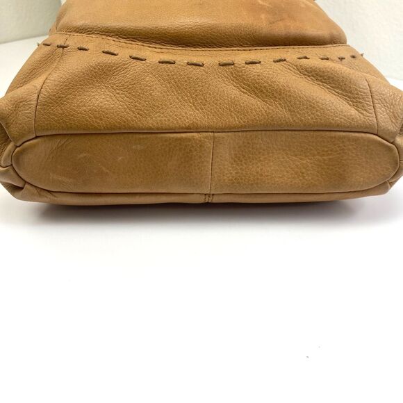 B Makowsky Butter Leather Tan Boho Bucket Bag Crossbody Adjustable Strap Pockets - Picture 8 of 16